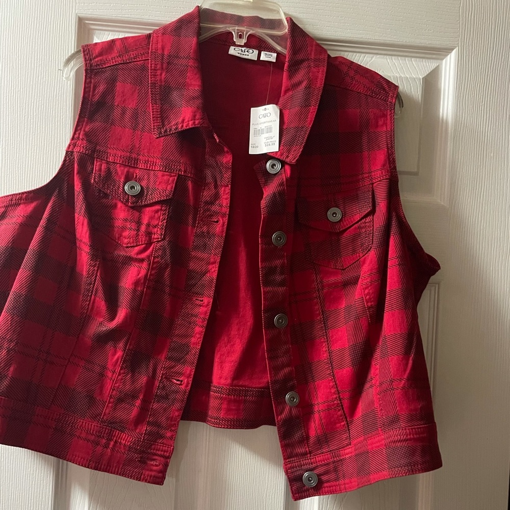 New with tags Red Cropped Plus Vest